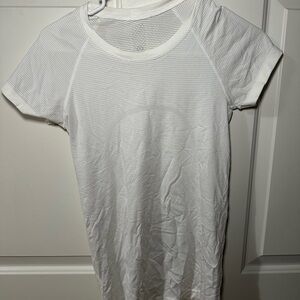 Lululemon White Short Sleeve Tee